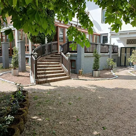 Hotel Am Park 3*